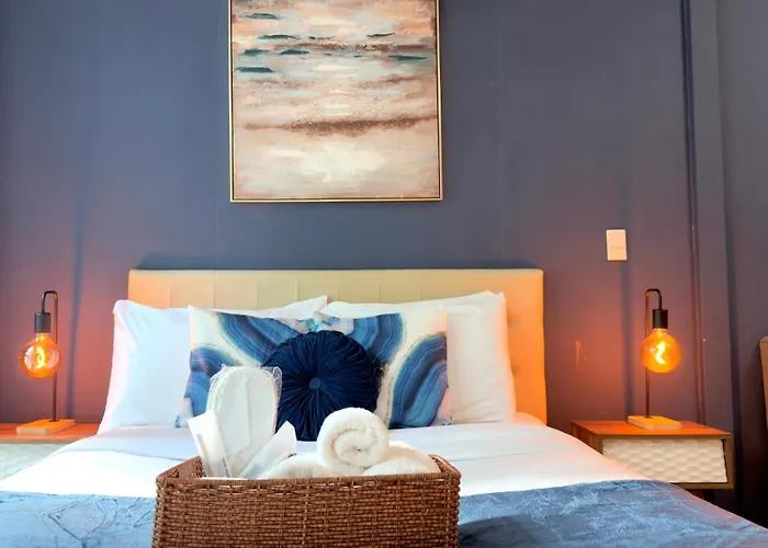 Free Welcome Breakfast, Bgc 1br, 300mbps Fiber, Steps To Mitsukoshi & Uptown, 19c Manila