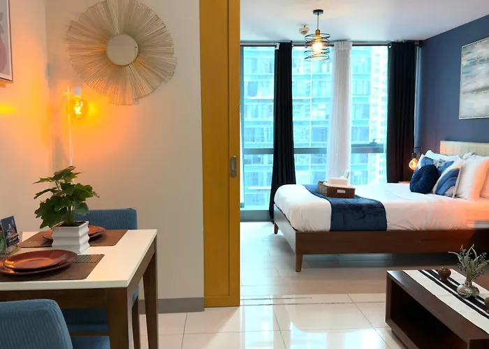 Free Welcome Breakfast, Bgc 1br, 300mbps Fiber, Steps To Mitsukoshi & Uptown, 19c *